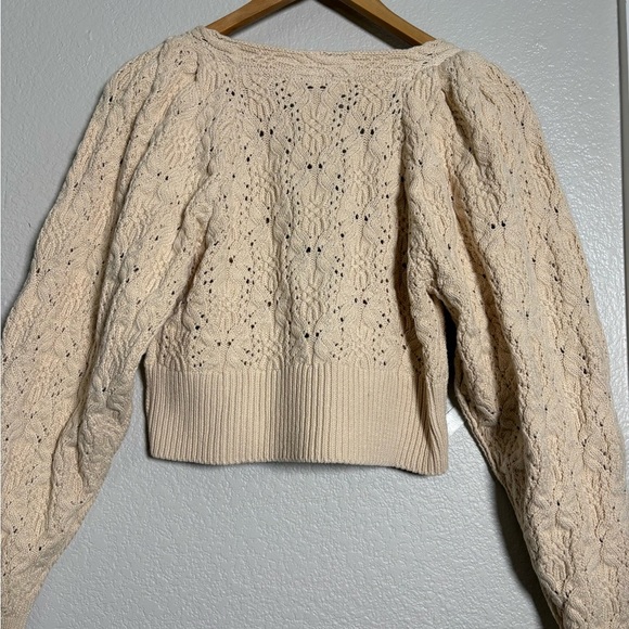 Free People Bonfire Cream Chunky V-Neck Cardigan Sweater with Balloon Sleeves. - Picture 5 of 14
